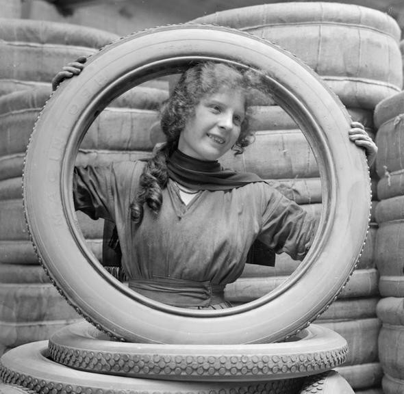 Tyres © IWM (Q 28237)