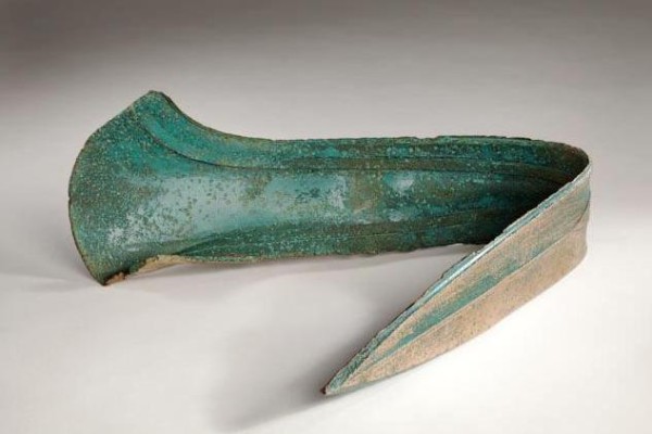 Farmer-used-Bronze-Age-dagger-as-doorstop