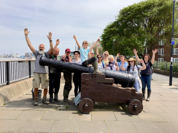 DW Thames Canon Group Blast