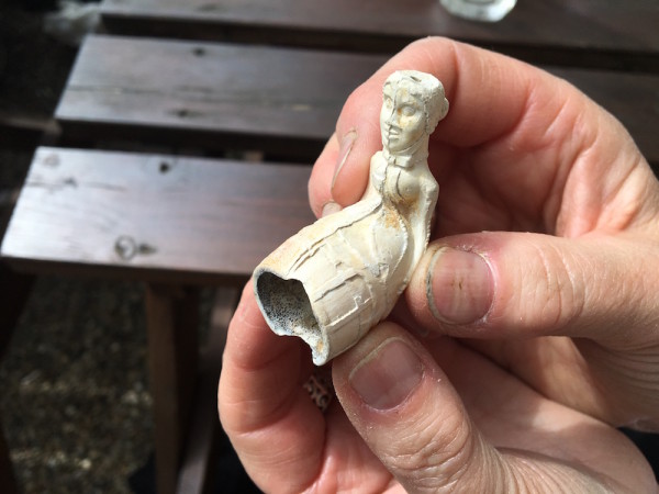 DW Thames Clay Pipe Lady
