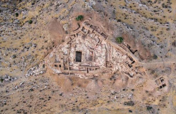 View of the Uzundara citadel from above. 📷 Nigora Dvurechenskaya et al.